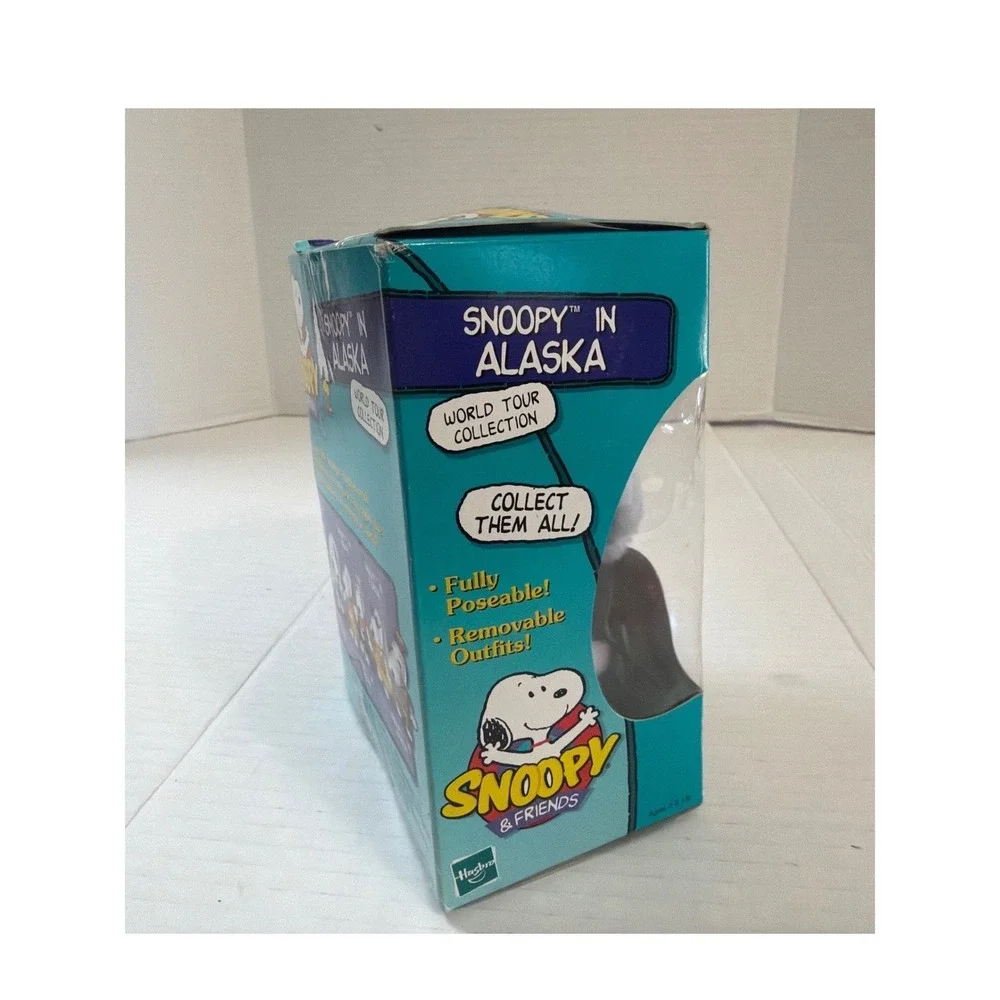 NEW Hasbro Snoopy in Alaska‎ Posable Figure w Removable Outfit Toy